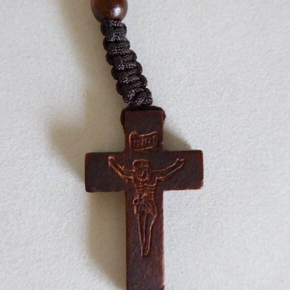 VINTAGE OUR LADY OF GUADALUPE 18” WOOD CRUCIFIX MACRAME BROWN CORD ROSARY - Picture 9 of 12